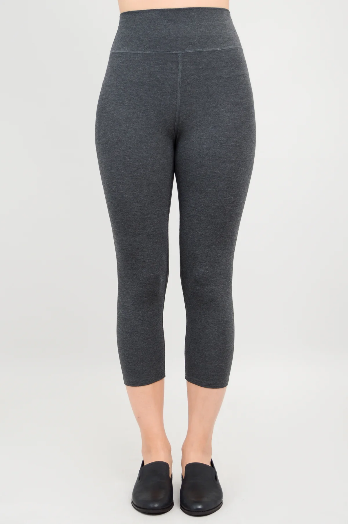Blue Sky – Riley Capris Leggings Bamboo Blue Sky - Riley Capris - Image 4