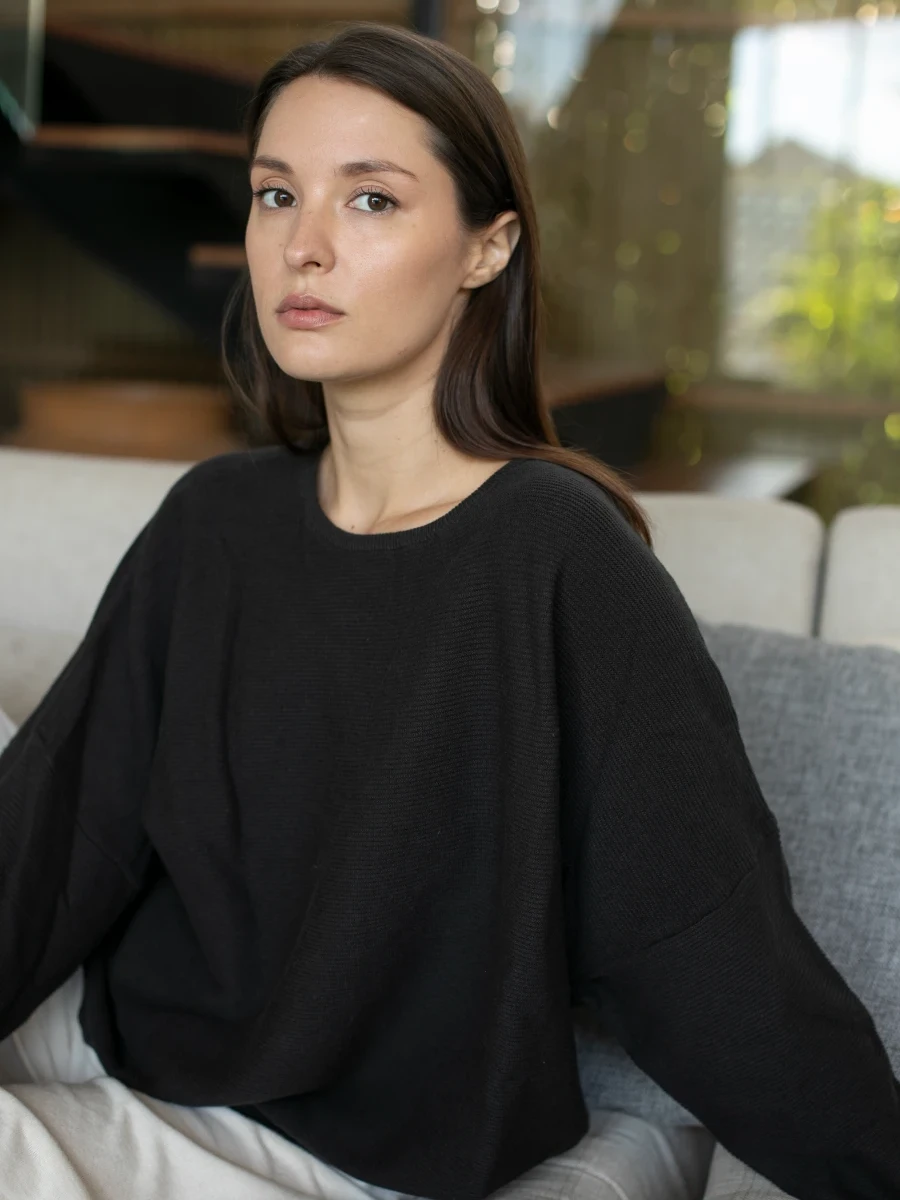 Echo Verde – Easy Crew Crepe Ribbed Sweater Sweaters & Sweatshirts Designed in Canada Echo Verde - Easy Crew Crepe Ribbed Sweater - Image 5