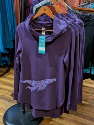 Shirttail_hoodie plum humback and baby