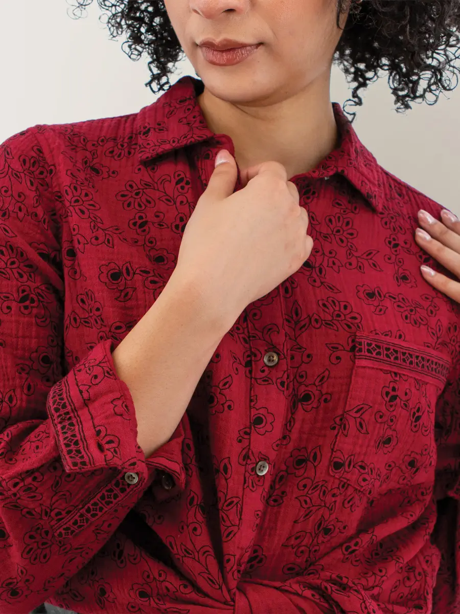 Aventura Clothing – Gramercy Floral Button Up Shirt Tops & Blouses Aventura Aventura Clothing - Gramercy Floral Button Up Shirt - Image 5