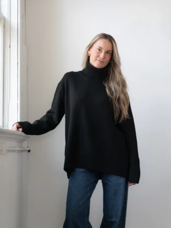 Echo Verde – Dog Walker Sweater Sweaters & Sweatshirts Designed in Canada