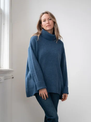 Echo Verde – Dog Walker Sweater Sweaters & Sweatshirts Designed in Canada
