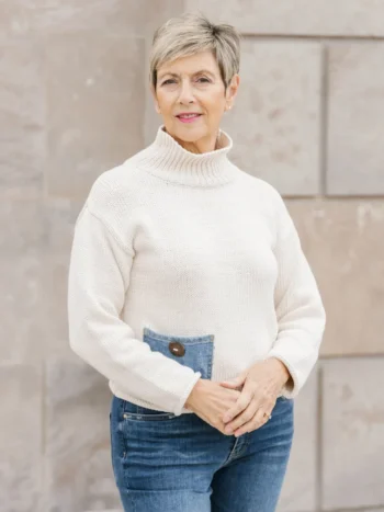 Shannon Passero – Emerie Pullover Sweaters & Sweatshirts Designed in Canada Shannon Passero - Emerie Pullover