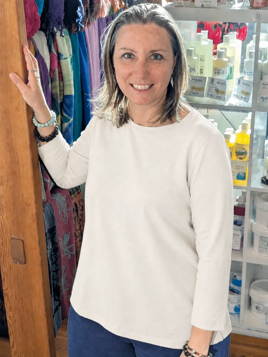 Gilmour Clothing – Terrific Tee Bracelet Sleeve Length Tops & Blouses Bamboo Gilmour Clothing - Terrific Tee Bracelet Sleeve Length - Image 2
