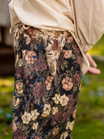 Market of Stars – Artist Pants – Lion Heart Pants & Capri Pants Bamboo
