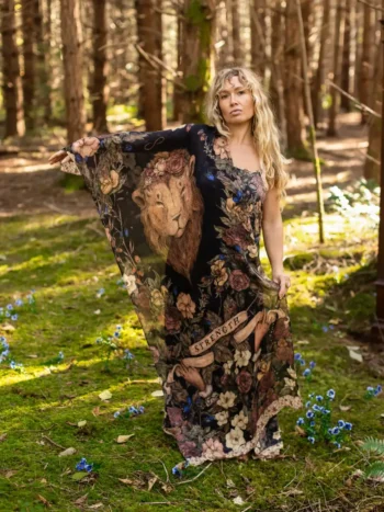 Market of Stars - Scarf - Lion Heart