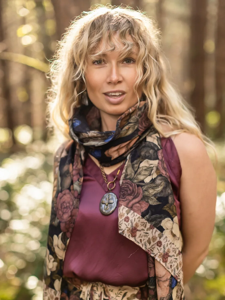 Market of Stars – Scarf – Lion Heart Accessories Bamboo Market of Stars - Scarf - Lion Heart - Image 3
