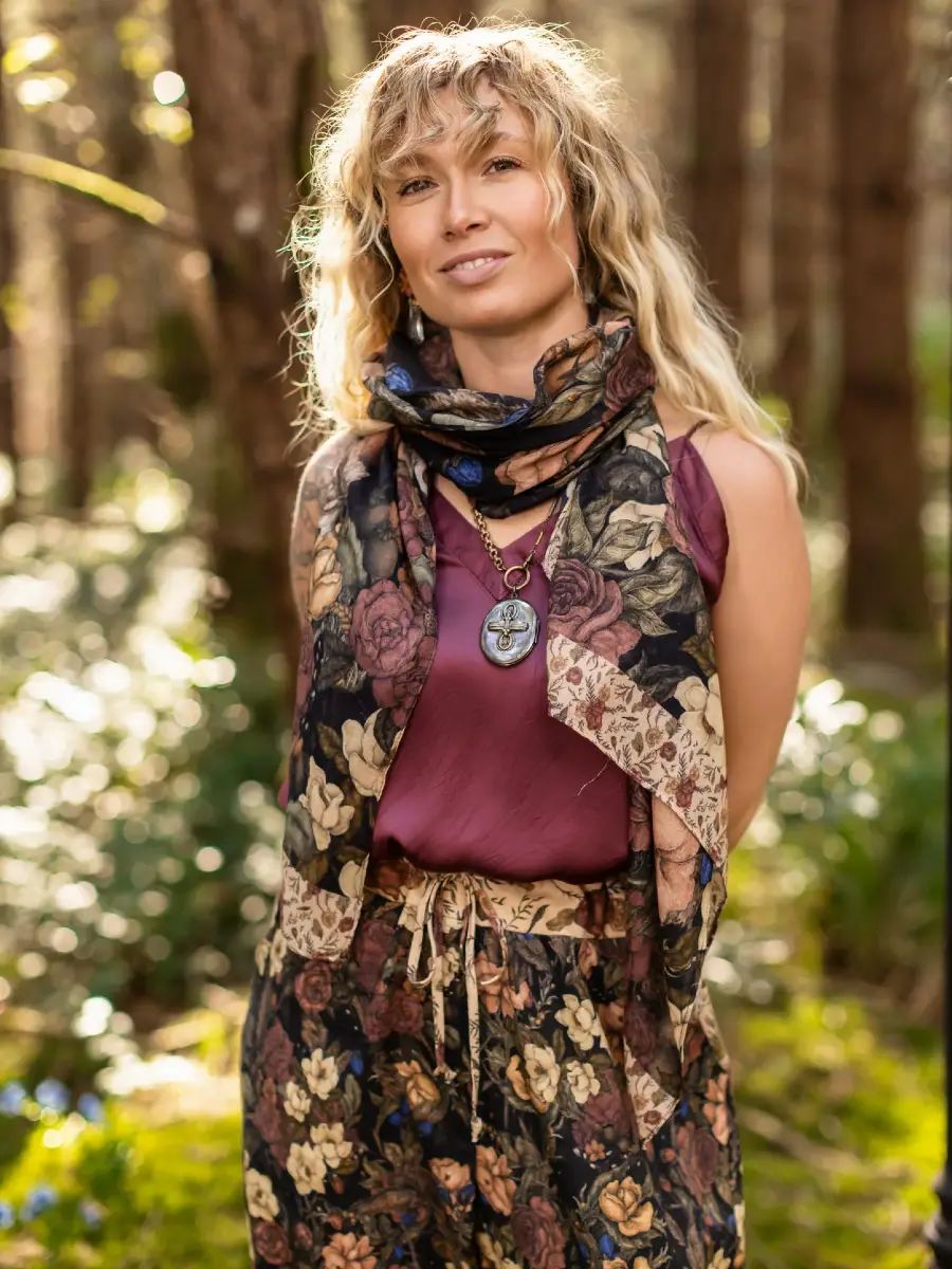Market of Stars – Scarf – Lion Heart Accessories Bamboo Market of Stars - Scarf - Lion Heart - Image 2